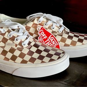 NEW Vans metallic rose gold and white checkerboard lace up ladies shoes size 6.5